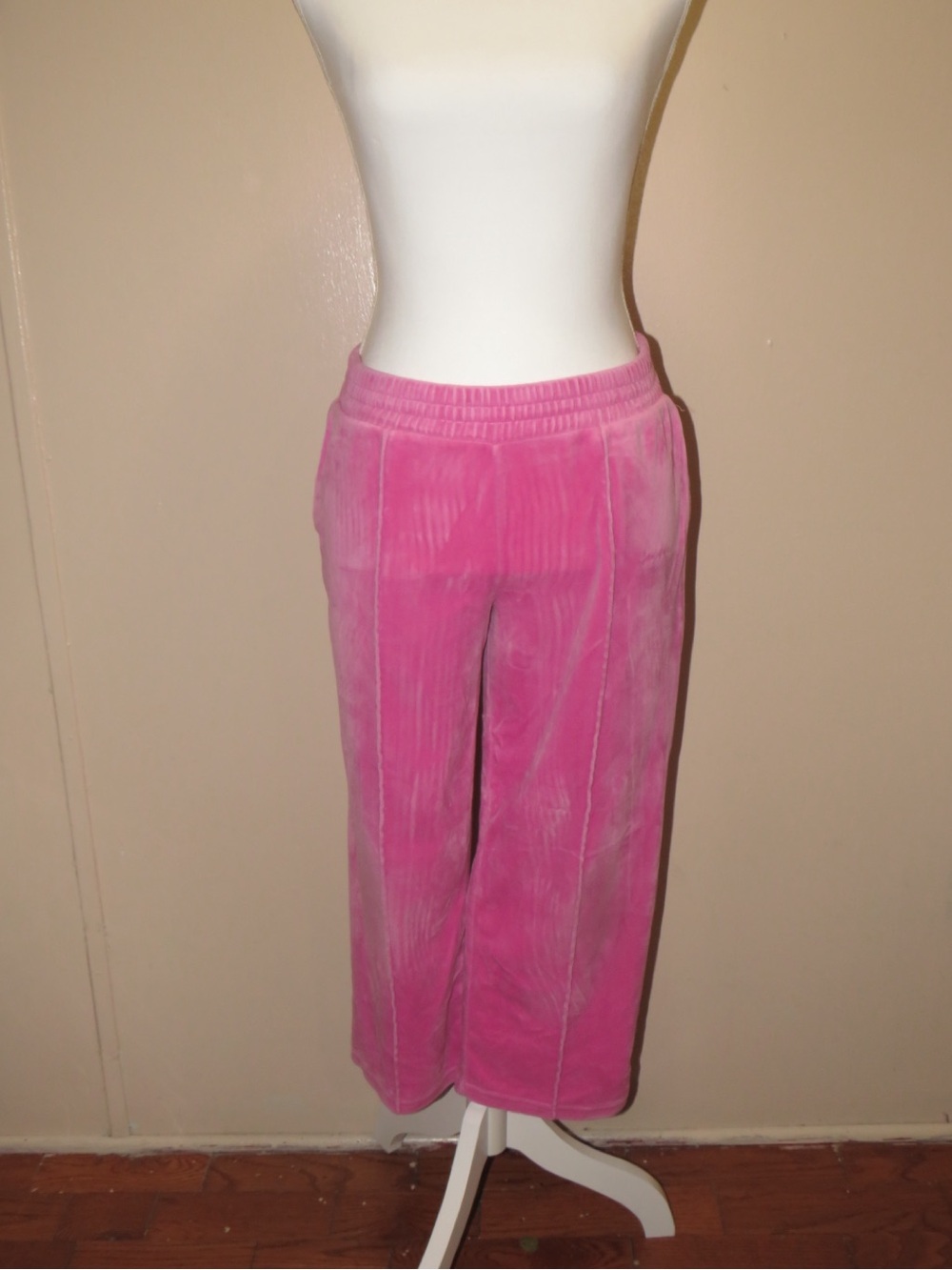 Wonder Nation girl’s bubblegum pink Plush Velour Lounge Pants. Size L (10/12).